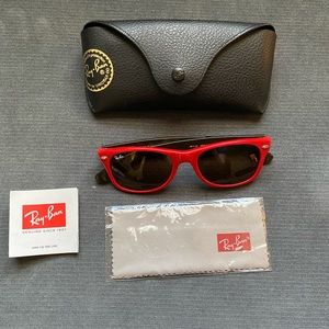 Ray Ban New Wayfarer RB2132
